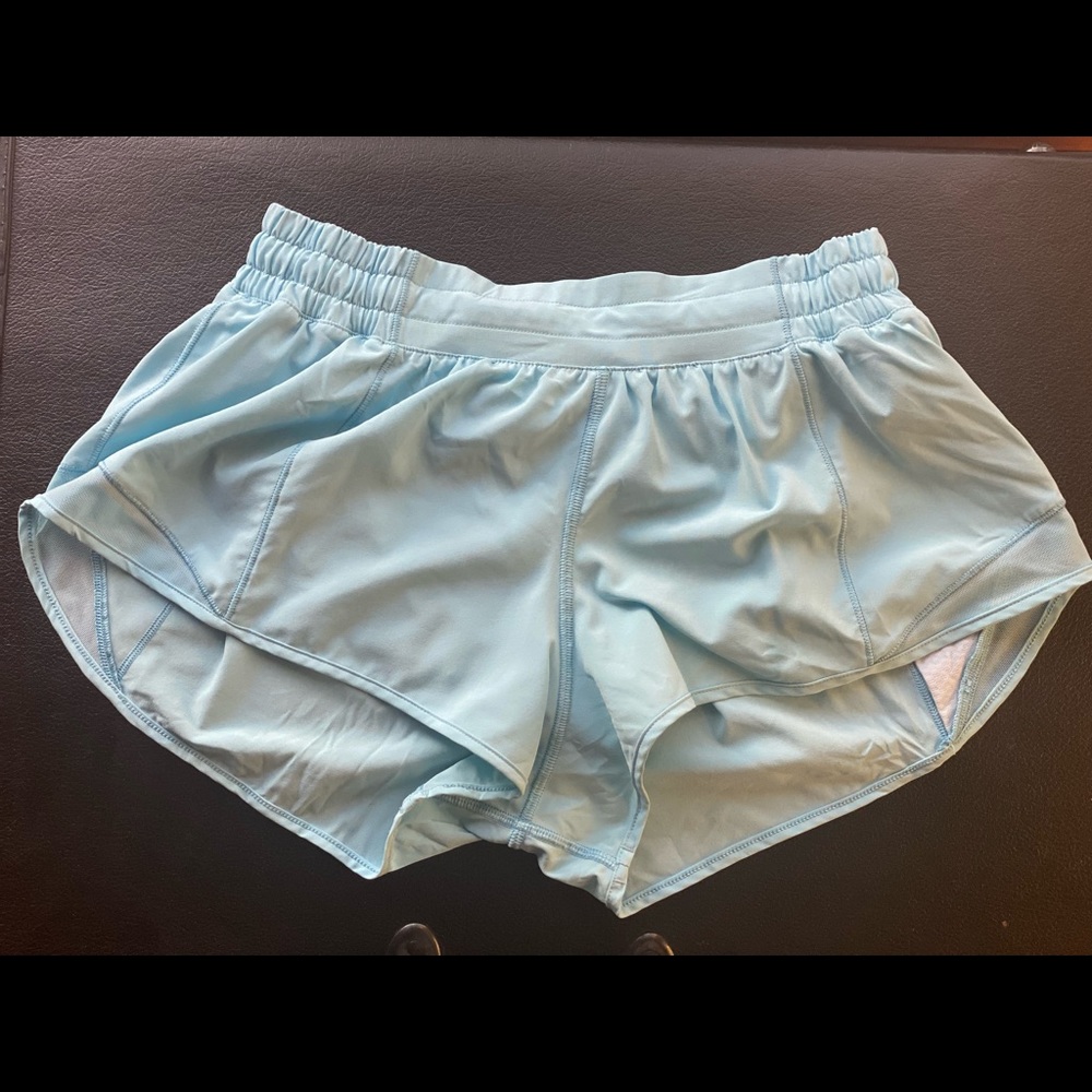 Lululemon hotty hot short low rise in 2.5”